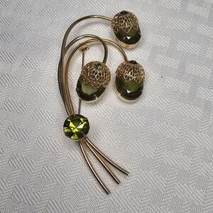 Vintage Sarah Coventry Green Brooch Signed Gold Tone Olive Mid Century